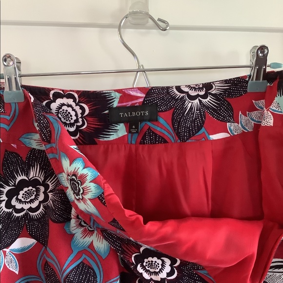 Talbots lined floral skirt - Picture 2 of 2